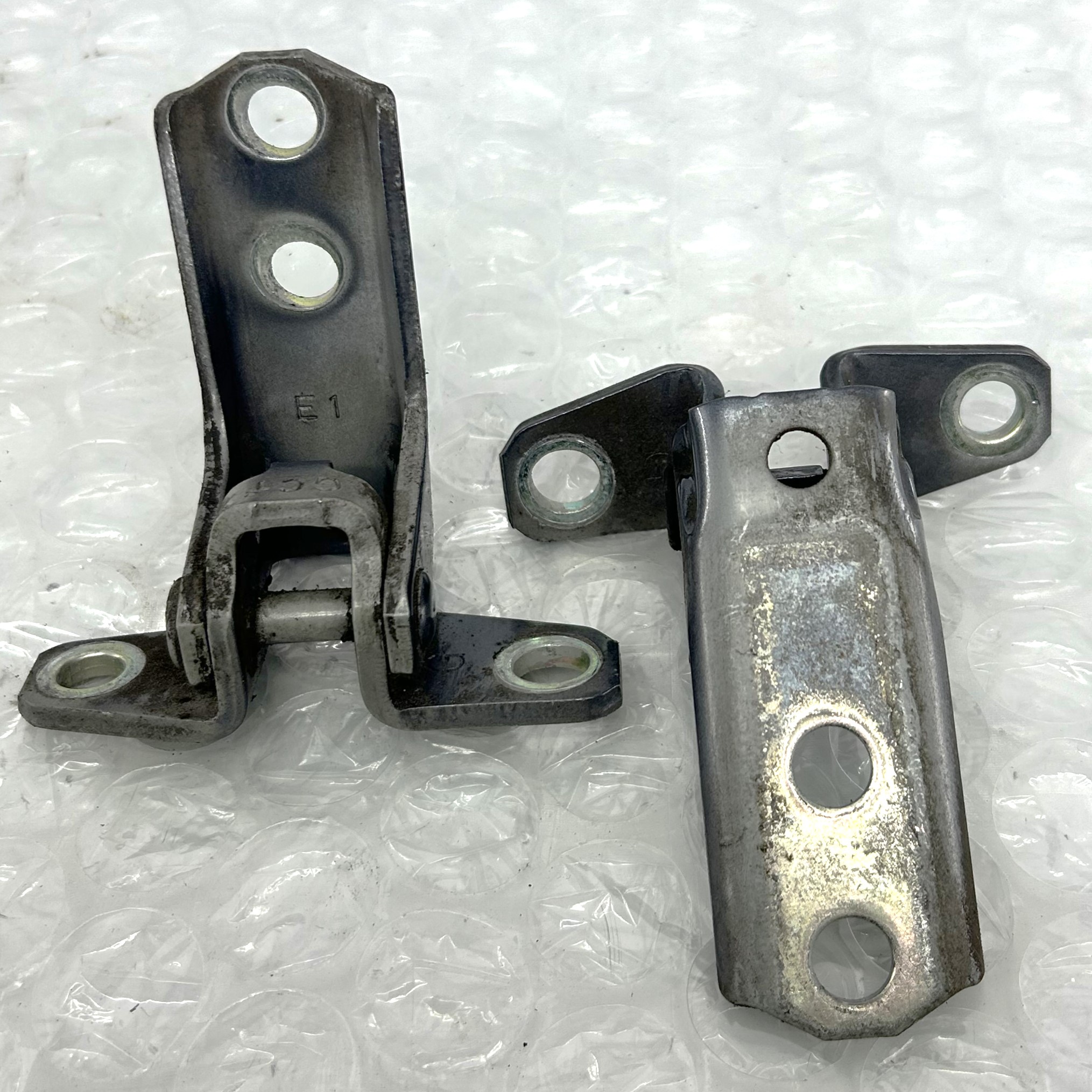 FRONT DOOR UPPER AND LOWER HINGE MITSUBISHI OUTLANDER GF6W 2.2 DiD