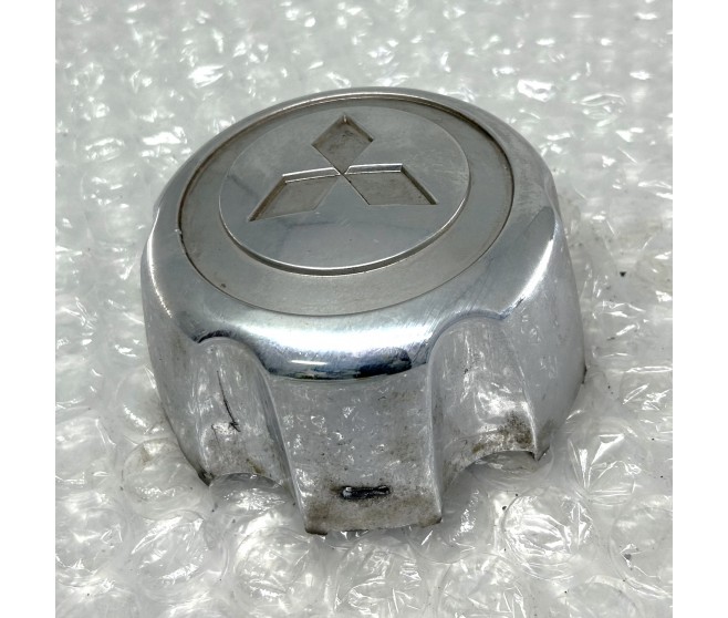 CENTRE WHEEL HUB CAP ( MMC LOGO TYPE ) FOR A MITSUBISHI PAJERO/MONTERO - V43W