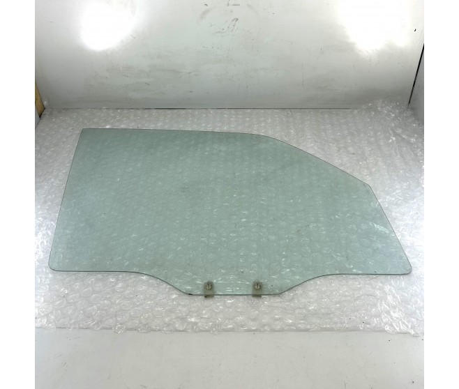 DOOR GLASS FRONT RIGHT FOR A MITSUBISHI PAJERO - V98W