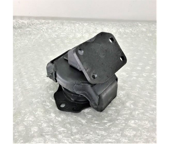 ENGINE MOUNT RIGHT FOR A MITSUBISHI V80,90# - ENGINE MOUNT RIGHT