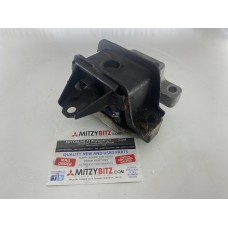 FRONT RIGHT ENGINE MOUNTING BRACKET 