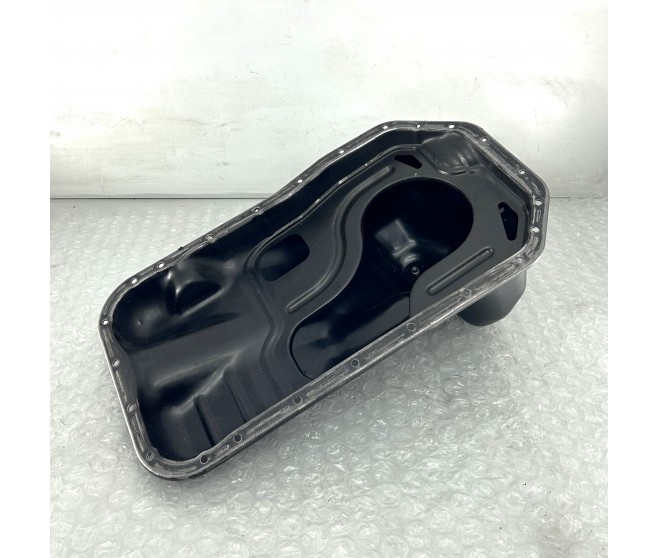 ENGINE OIL SUMP PAN FOR A MITSUBISHI PAJERO SPORT - KH4W