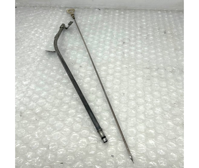 ENGINE OIL LEVEL DIPSTICK GAUGE AND TUBE FOR A MITSUBISHI KA,B0# - ENGINE OIL LEVEL DIPSTICK GAUGE AND TUBE