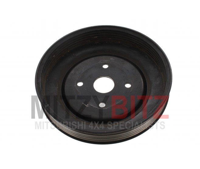 WATER PUMP PULLEY FOR A MITSUBISHI L200 - KB4T