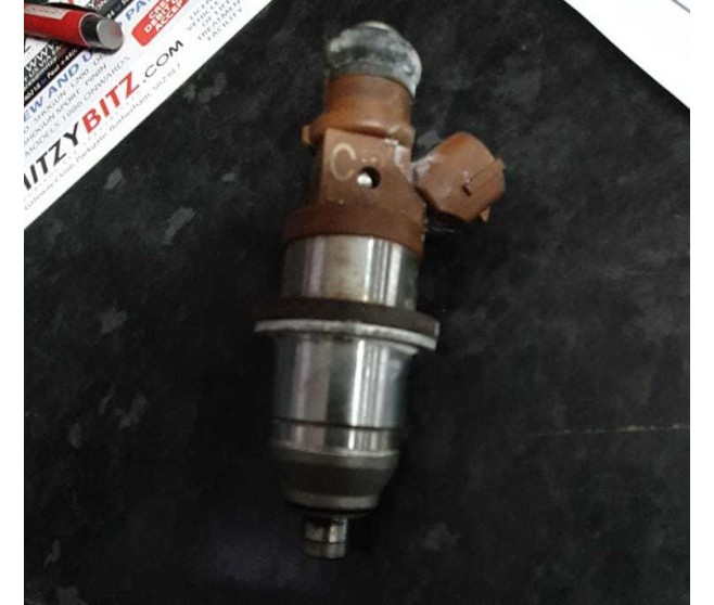 BROWN TYPE C FUEL INJECTOR FOR A MITSUBISHI H60,70# - INJECTOR & THROTTLE BODY