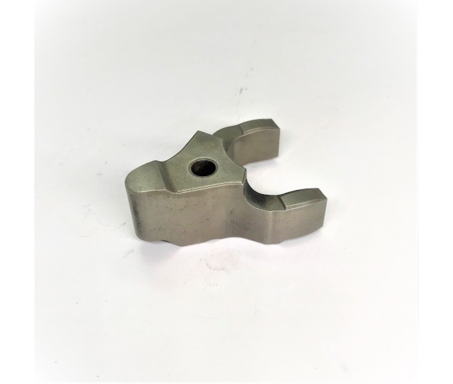 FUEL INJECTOR HOLDER FOR A MITSUBISHI FUEL - 