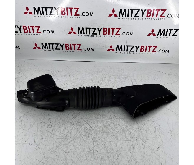 AIR CLEANER INTAKE DUCT FOR A MITSUBISHI GG0W - AIR CLEANER INTAKE DUCT