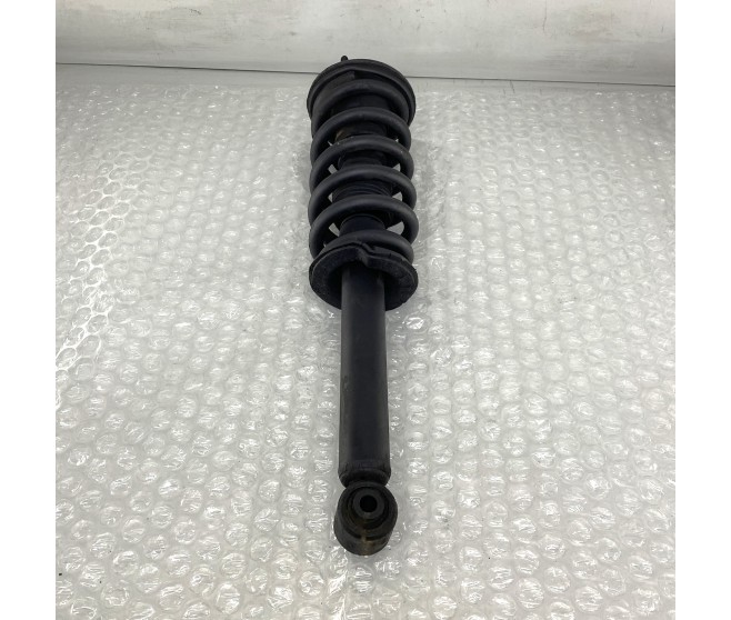 FRONT SHOCK ABSORBER FOR A MITSUBISHI PAJERO/MONTERO - V64W