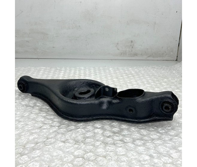 REAR LOWER SUSPENSION ARM RIGHT FOR A MITSUBISHI OUTLANDER - CW1W