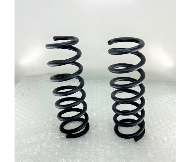 REAR COIL SPRINGS FOR A MITSUBISHI OUTLANDER - CW7W