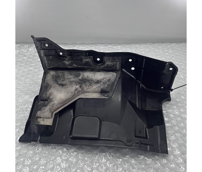 ENGINE COVER RIGHT FOR A MITSUBISHI BODY - 