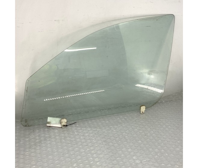 DOOR GLASS FRONT LEFT FOR A MITSUBISHI OUTLANDER - CW6W