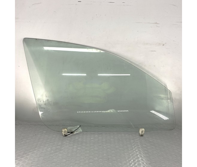 DOOR GLASS FRONT RIGHT FOR A MITSUBISHI OUTLANDER - CW5W