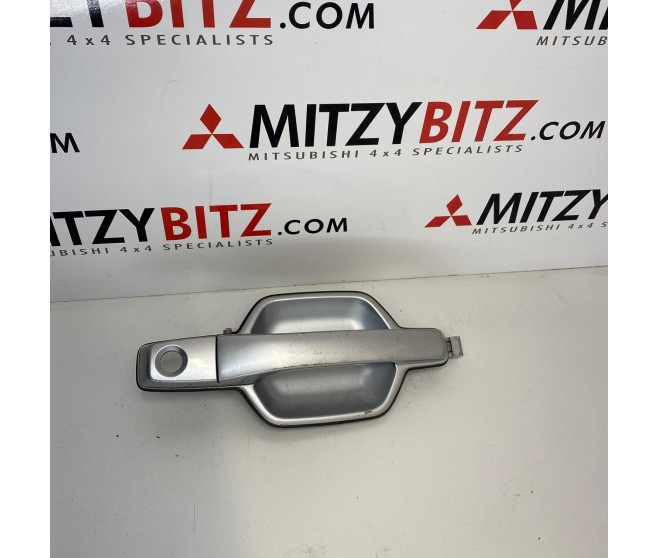 FRONT RIGHT OUTER DOOR HANDLE