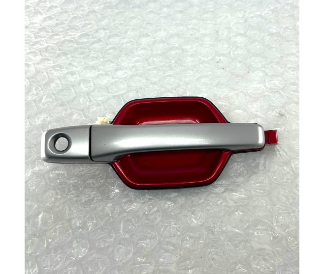 FRONT DOOR OUTSIDE HANDLE RIGHT FOR A MITSUBISHI PAJERO/MONTERO - V88W