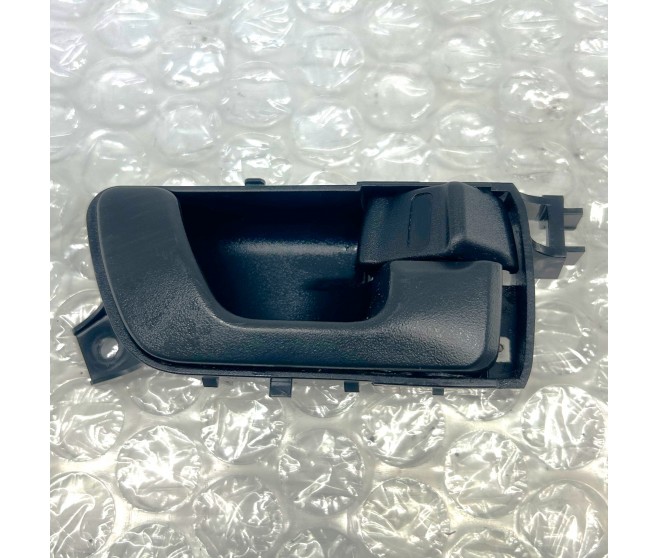 DOOR HANDLE INSIDE RIGHT FOR A MITSUBISHI V60# - DOOR HANDLE INSIDE RIGHT