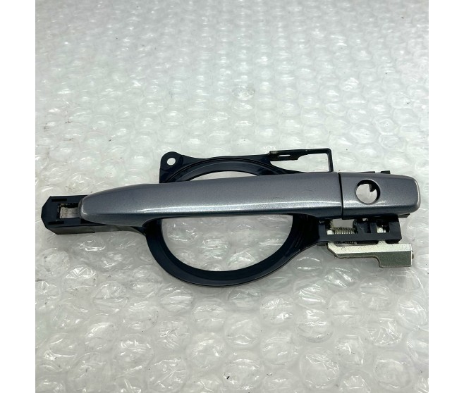 DOOR HANDLE AND BASE FRONT RIGHT FOR A MITSUBISHI ASX - GA2W