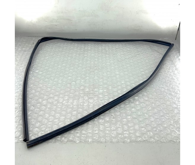 INNER WEATHERSTRIP FRONT LEFT FOR A MITSUBISHI PAJERO - V78W