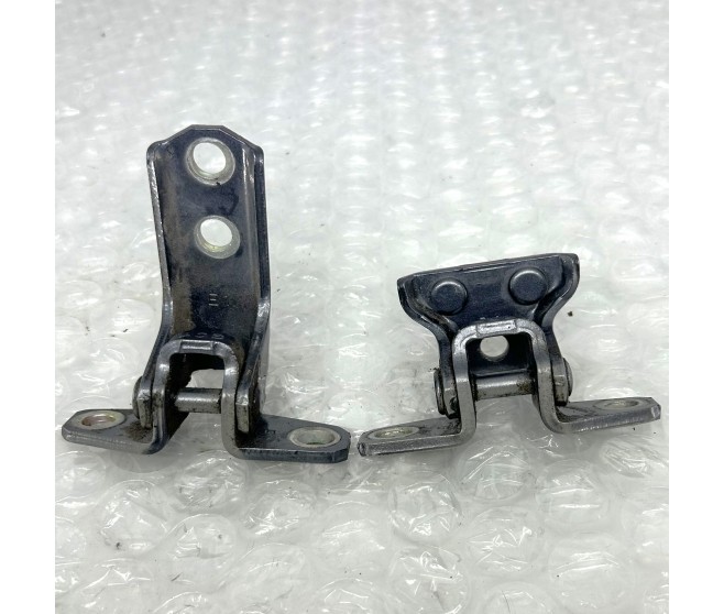DOOR HINGES UPPER AND LOWER REAR LEFT FOR A MITSUBISHI ASX - GA1W