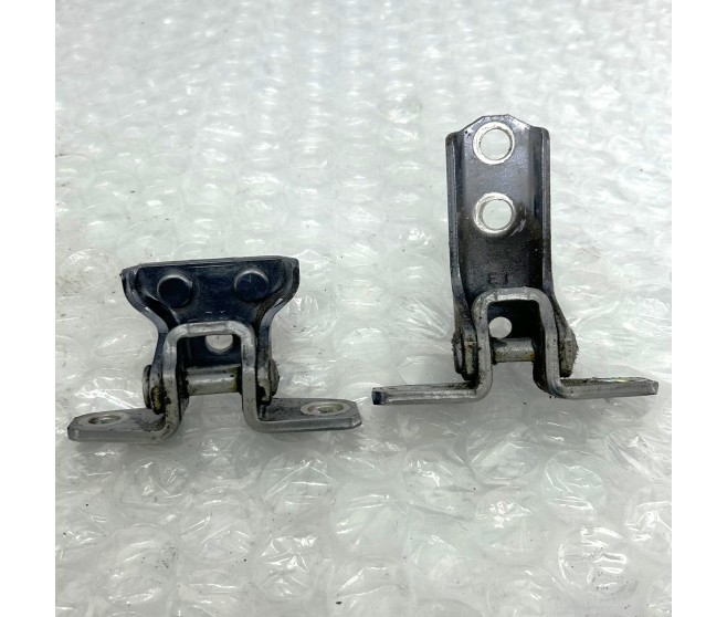 DOOR HINGES UPPER AND LOWER REAR RIGHT FOR A MITSUBISHI ASX - GA3W