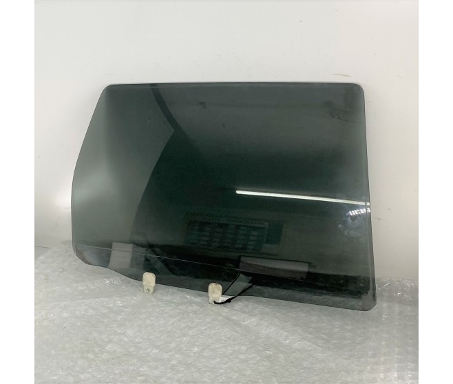 DOOR GLASS REAR RIGHT FOR A MITSUBISHI OUTLANDER - CW6W