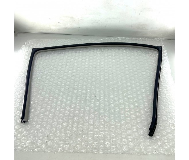 REAR DOOR OPENING WEATHERSTRIP INNERR LEFT FOR A MITSUBISHI PAJERO/MONTERO - V73W