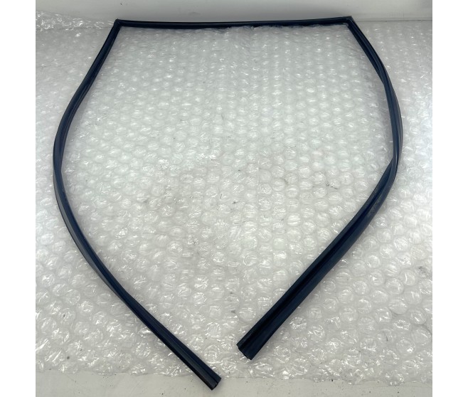WEATHERSTRIP REAR DOOR OPENING INNER LEFT FOR A MITSUBISHI PAJERO - V98W