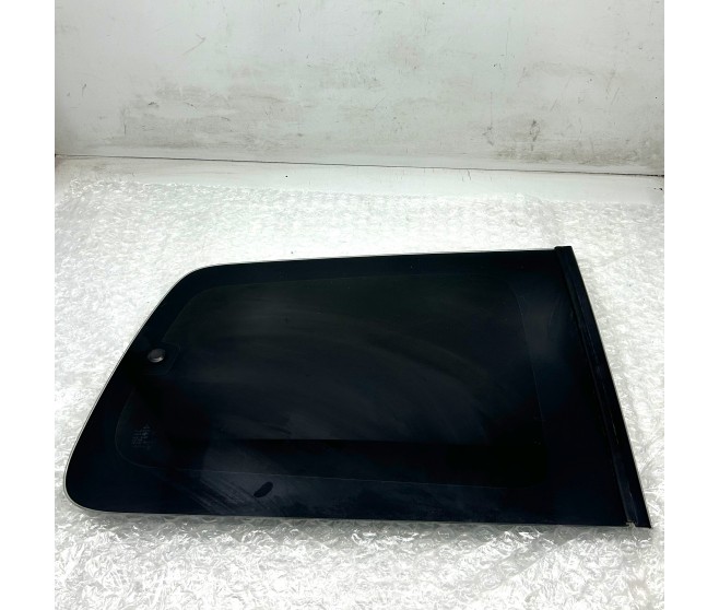 REAR RIGHT QUARTER WINDOW GLASS FOR A MITSUBISHI V90# - QTR WINDOW GLASS & MOULDING