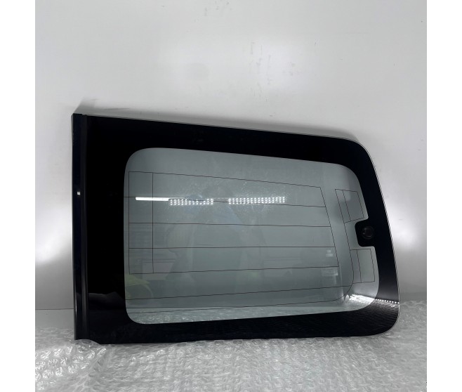 REAR LEFT QUARTER WINDOW GLASS FOR A MITSUBISHI V80,90# - REAR LEFT QUARTER WINDOW GLASS