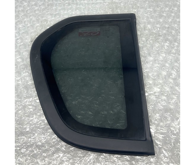 CAB SIDE WINDOW GLASS RIGHT FOR A MITSUBISHI KA,KB# - CAB SIDE WINDOW GLASS RIGHT