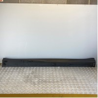 LEFT SILL MOULDING COVER