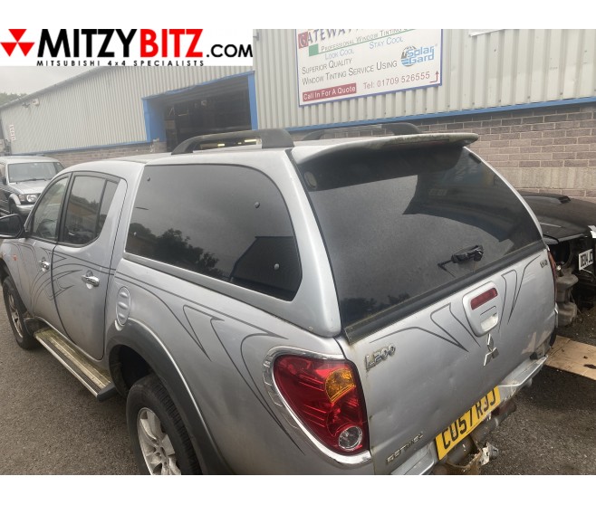 SILVER SHORT BED CANOPY HARDTOP FOR A MITSUBISHI L200 - KB4T