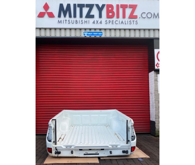 WHITE LONG BED REAR TUB ONLY NO TAILGATE DOOR FOR A MITSUBISHI TRITON - KA4T
