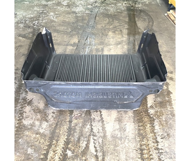 LOAD LINER SERIES 5 FOR A MITSUBISHI REAR BODY - 