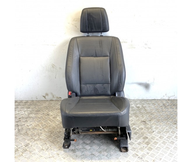 PASSENGER FRONT SEAT FOR A MITSUBISHI PAJERO - V98W