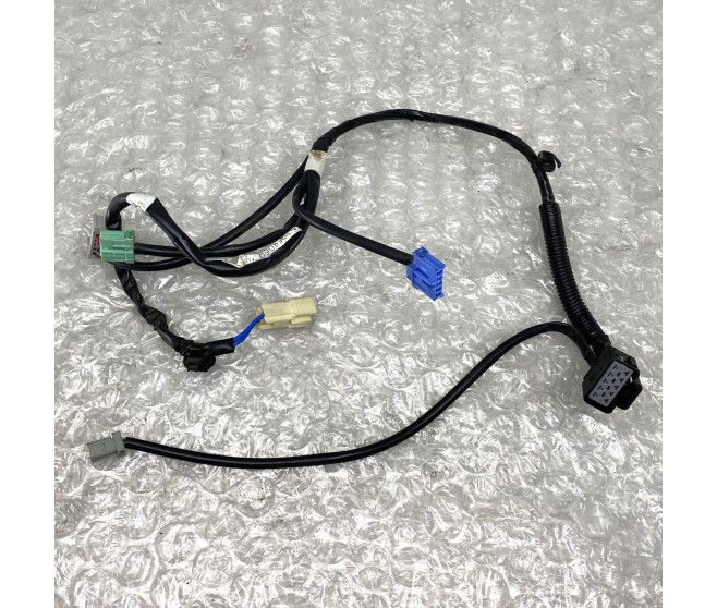 POWER SEAT HARNESS FRONT RIGHT FOR A MITSUBISHI DELICA D:5 - CV1W
