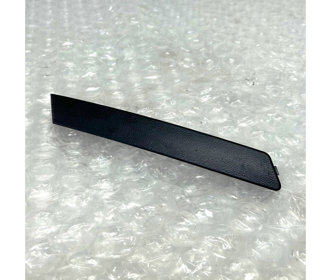 DOOR CARD HANDLE TRIM FRONT LEFT FOR A MITSUBISHI PAJERO - V98W
