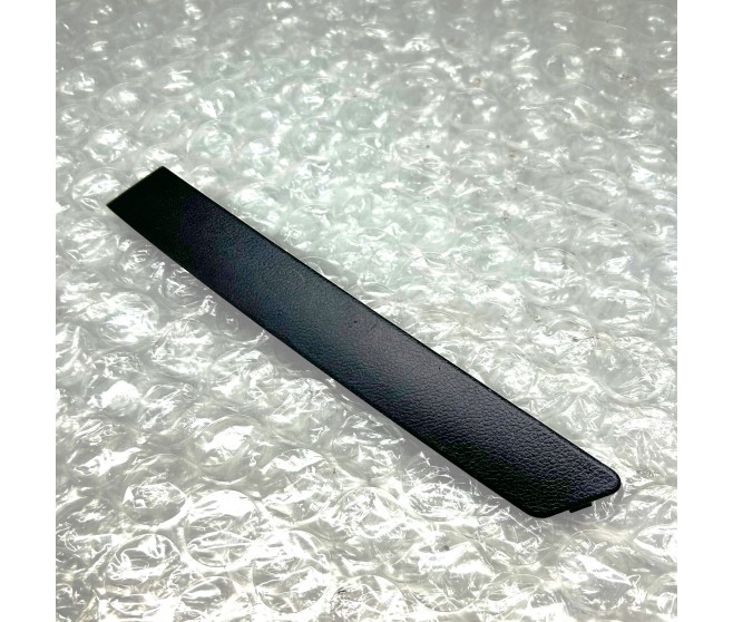 DOOR CARD HANDLE TRIM FRONT RIGHT FOR A MITSUBISHI PAJERO - V98W