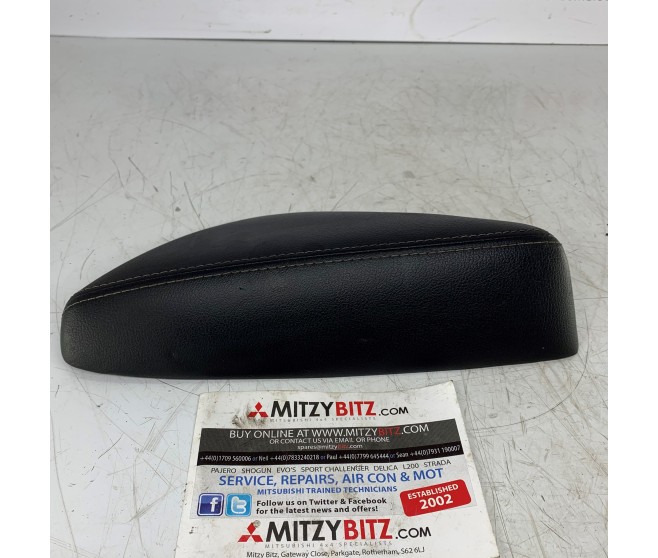 DOOR ARMREST REAR RIGHT FOR A MITSUBISHI CW0# - DOOR ARMREST REAR RIGHT
