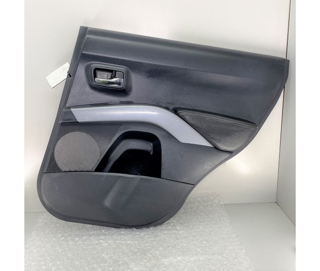 DOOR CARD REAR RIGHT FOR A MITSUBISHI OUTLANDER - CW5W