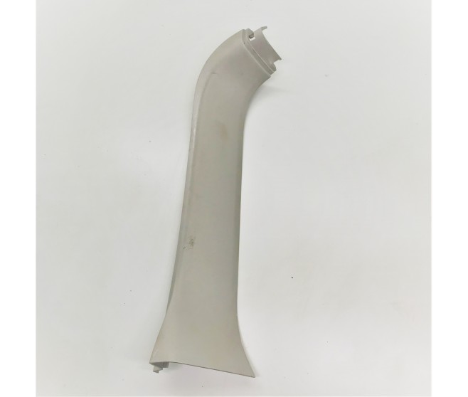 BACK DOOR WINDOW SIDE TRIM RIGHT FOR A MITSUBISHI V90# - BACK DOOR WINDOW SIDE TRIM RIGHT