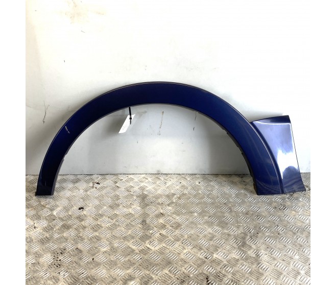 LEFT FRONT OVERFENDER MOULDING FOR A MITSUBISHI PAJERO - V98W