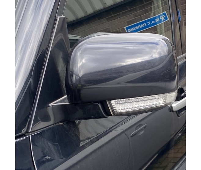 LEFT DOOR MIRROR - DAMAGED - SEE DESC FOR A MITSUBISHI V90# - OUTSIDE REAR VIEW MIRROR