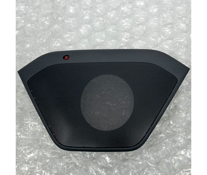 CENTRE DASH PANEL SPEAKER COVER FOR A MITSUBISHI CHASSIS ELECTRICAL - 