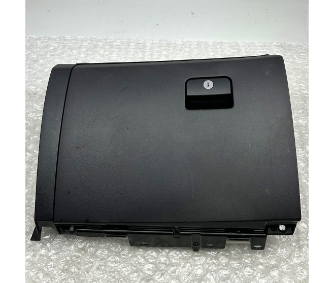 GLOVEBOX FOR A MITSUBISHI V90# - I/PANEL & RELATED PARTS