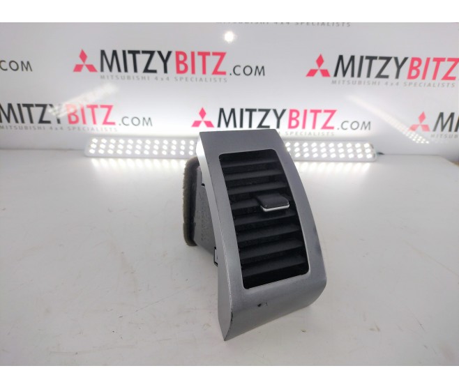 OUTER DASH AIR VENT FRONT RIGHT FOR A MITSUBISHI OUTLANDER - GF7W