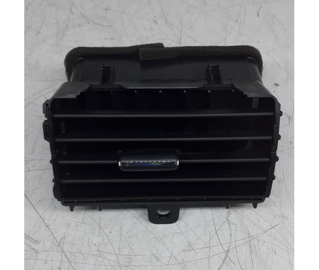 AIR VENT INSTRUMENT PANEL FOR A MITSUBISHI OUTLANDER - GF8W