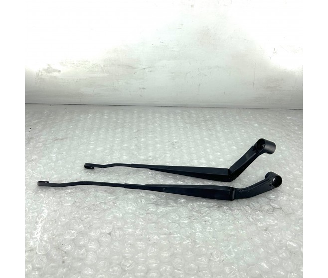 WINDSHIELD WIPER ARMS RIGHT AND LEFT FOR A MITSUBISHI KA,B0# - WINDSHIELD WIPER & WASHER