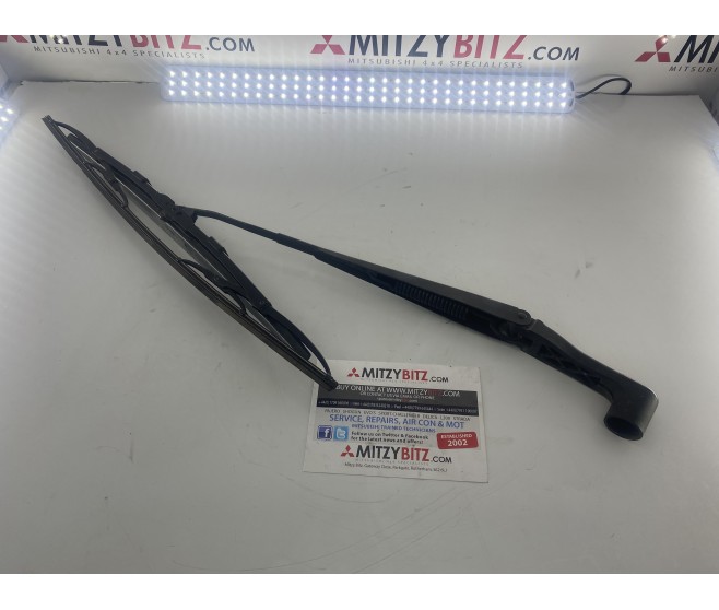 FRONT LEFT WINDSCREEN WIPER ARM  FOR A MITSUBISHI KA,B0# - FRONT LEFT WINDSCREEN WIPER ARM 