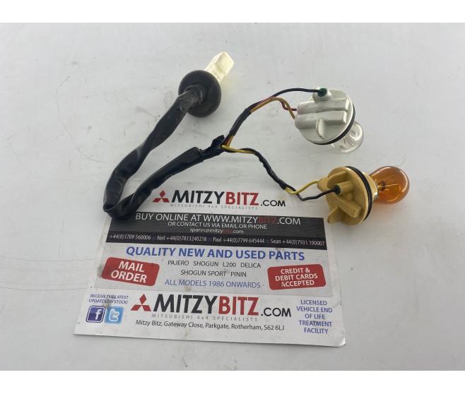 REAR BODY LAMP BULB HOLDERS WIRING LOOM FOR A MITSUBISHI GF0# - REAR BODY LAMP BULB HOLDERS WIRING LOOM